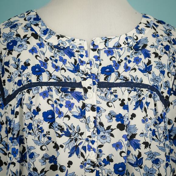 Talbots Plus Size 2X Blue Floral Print Lace Trim Button Popover Long Sleeve Top - Picture 2 of 6